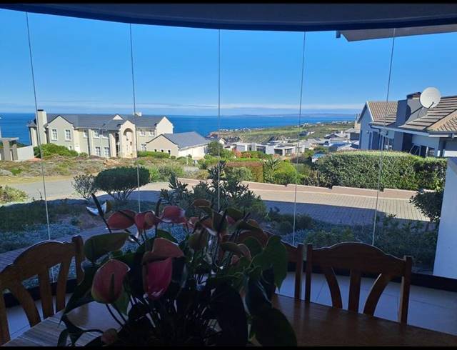 4 BEDROOM HOUSE FOR SALE IN PINNACLE POINT GOLF ESTATE